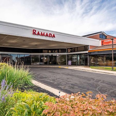 Ramada By Wyndham Сидар-Сити Экстерьер фото