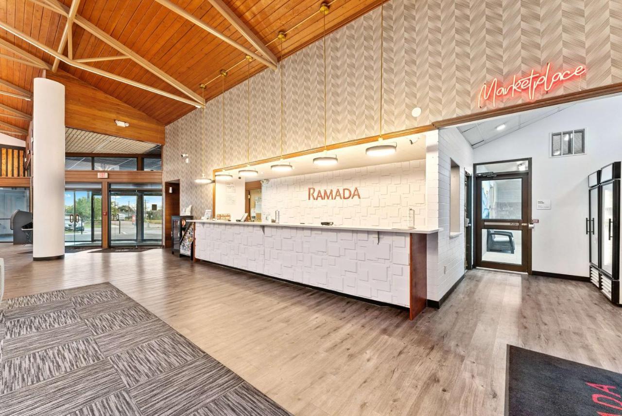 Ramada By Wyndham Сидар-Сити Экстерьер фото
